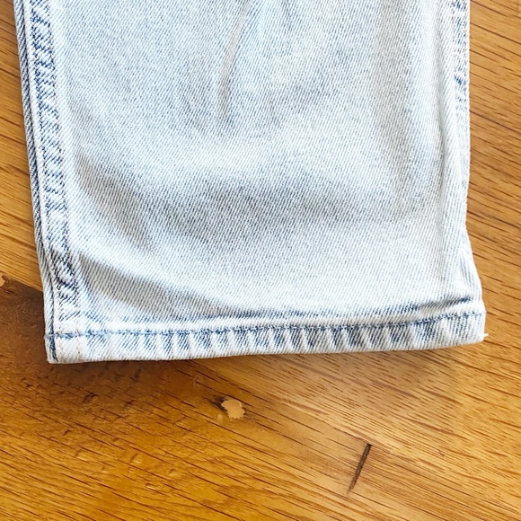 NEW Hollister Vintage Stretch CURVY ULTRA HIGH-RISE MOM JEANS Light Destroyed - Picture 10 of 11